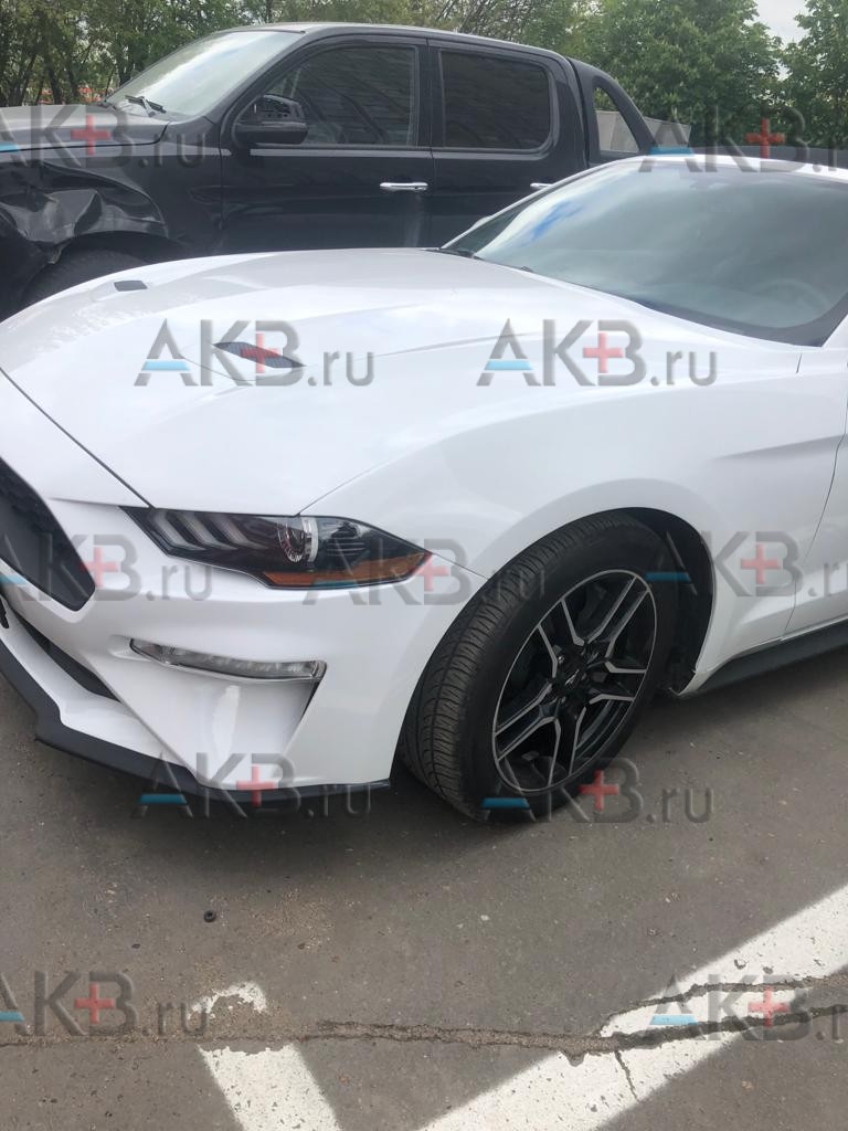 Замена аккумулятора на Ford Mustang VI 2014 - 2017 2.3 (309 л.с.)