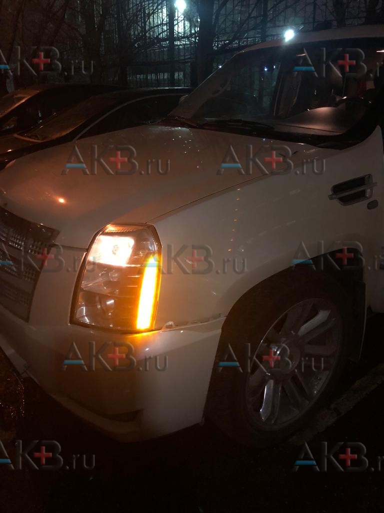 Замена аккумулятора на Cadillac Escalade III 2007 - 2014 6.2 (409 л.с.)