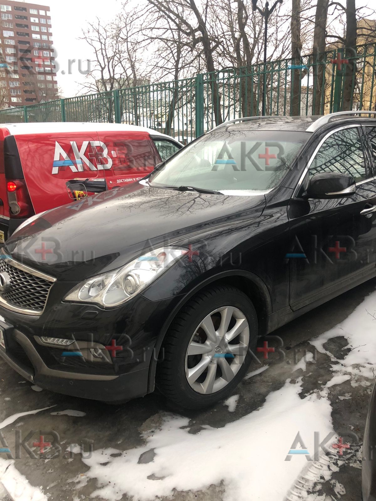 Замена аккумулятора на Infiniti QX50 I Рестайлинг 2015 - 2017 3.7 (325 л.с.)