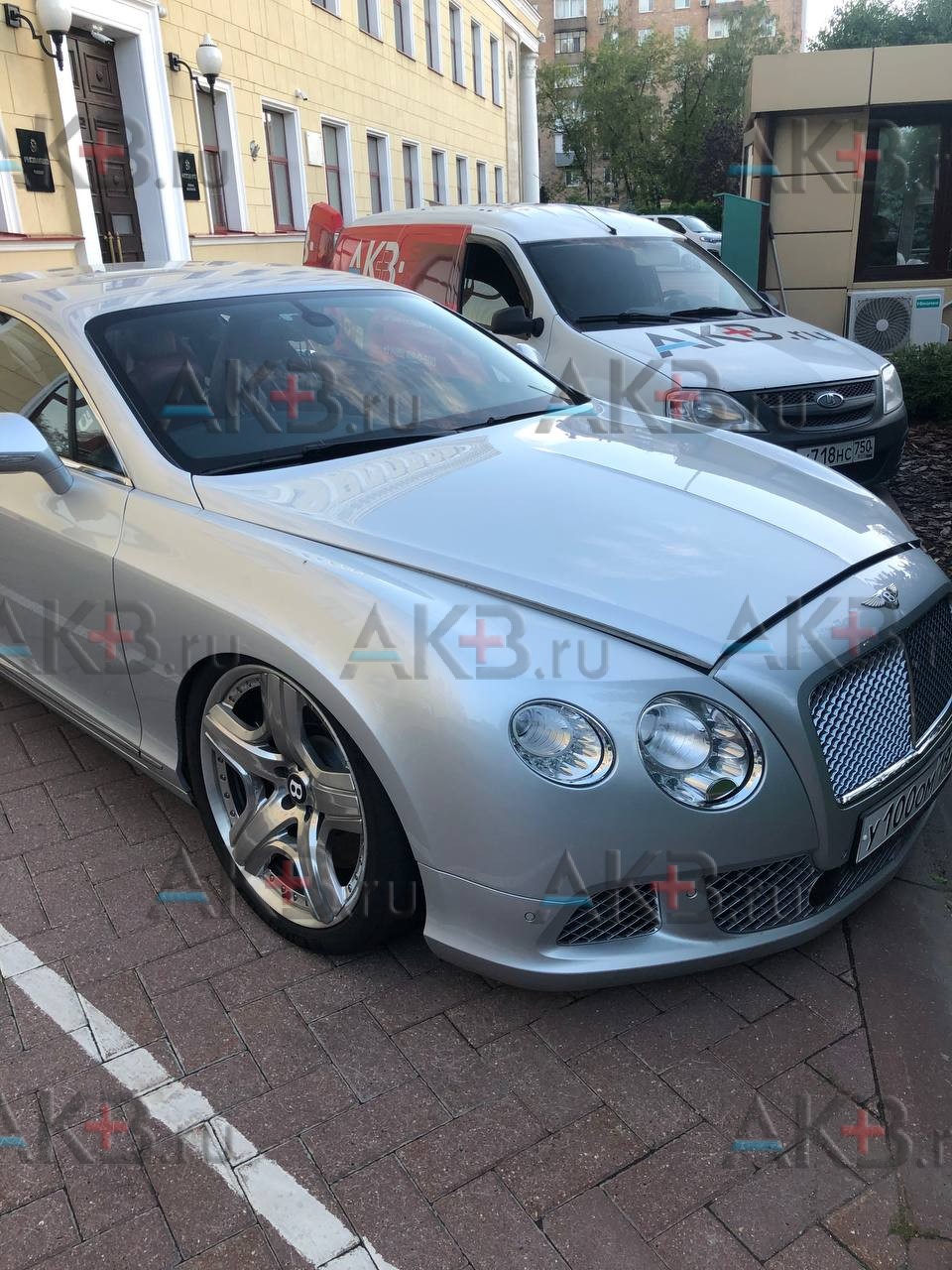 Замена аккумулятора на Bentley Continental GT I 2003 - 2013 6.0 (560 л.с.)