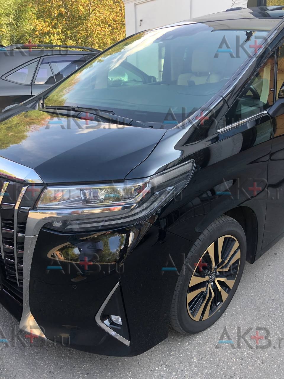 Замена аккумулятора на Toyota Alphard III Рестайлинг 2017 - н.в. 3.5 (300 л.с.)