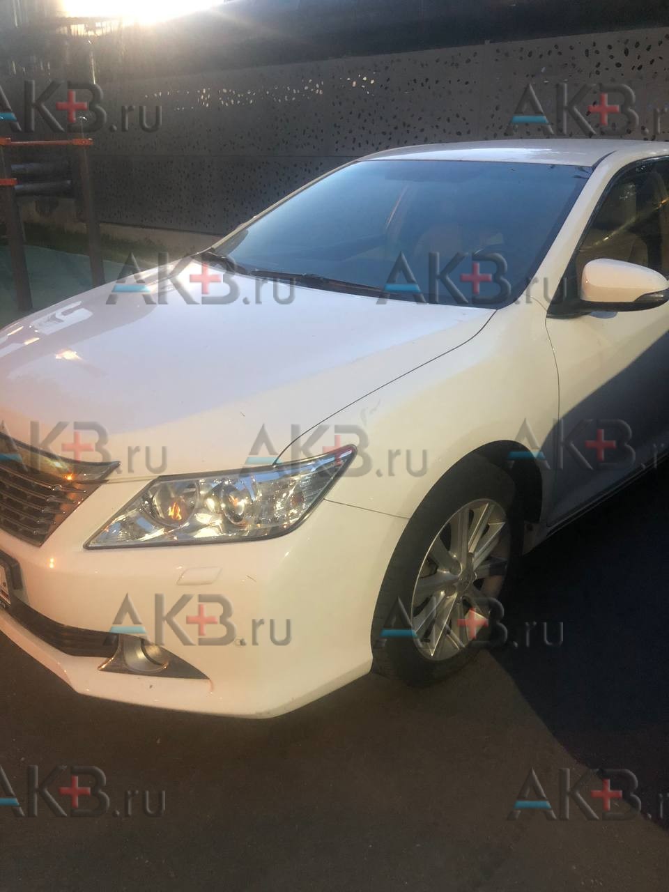 Замена аккумулятора на Toyota Camry VII (XV50) 2011 - 2014 2.5 (181 л.с.)