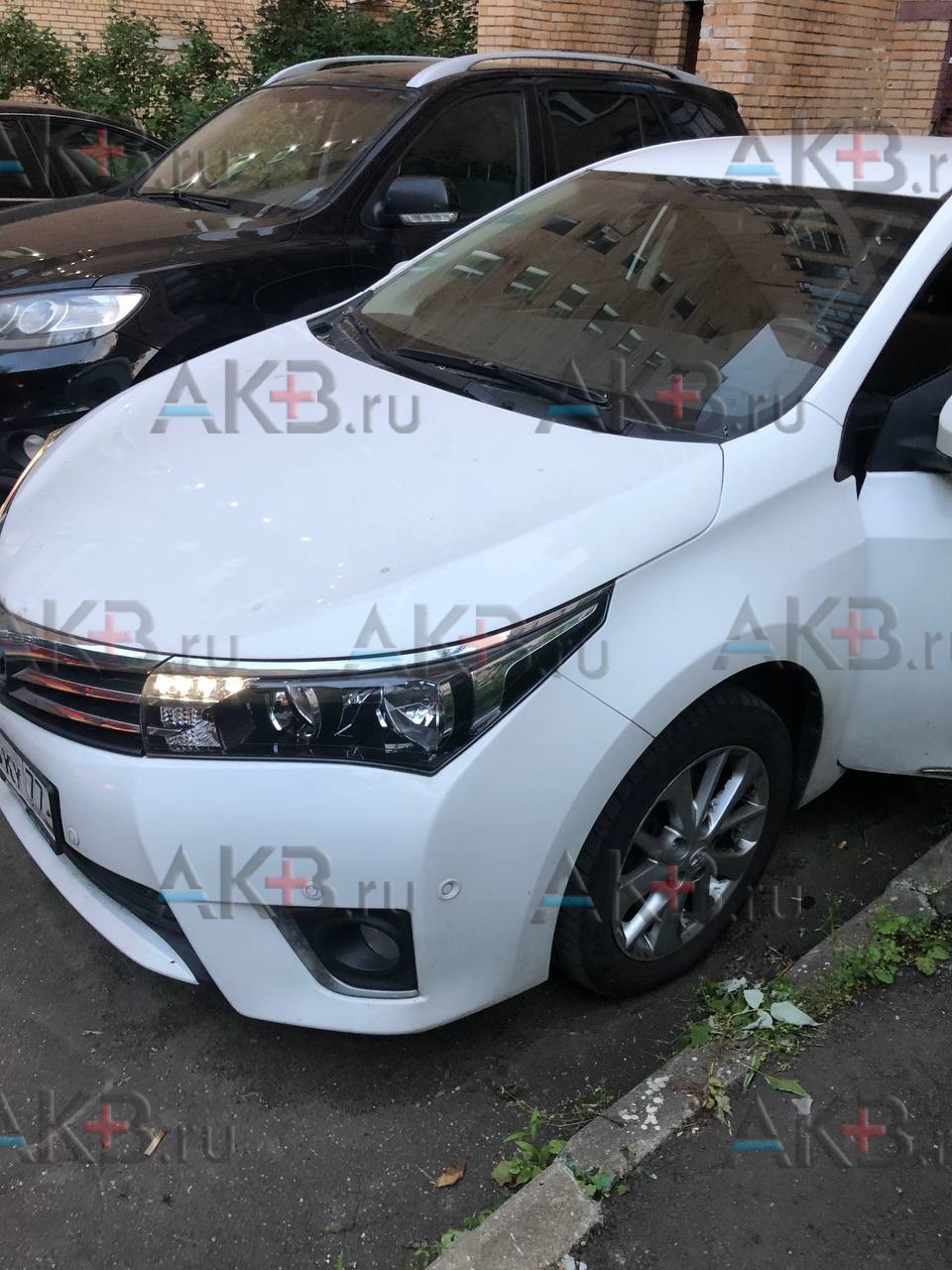 Замена аккумулятора на Toyota Corolla XI (E160, E170) 2013 - 2016 1.8 (140 л.с.)
