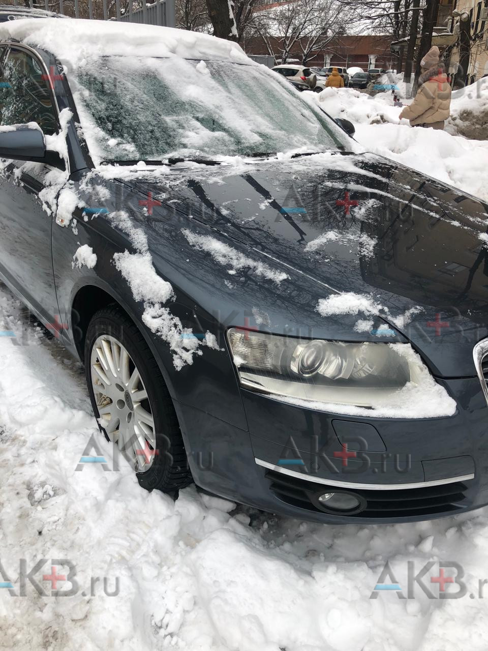 Замена аккумулятора на Audi A6 III (C6) 2004 - 2008 3.1 (255 л.с.)