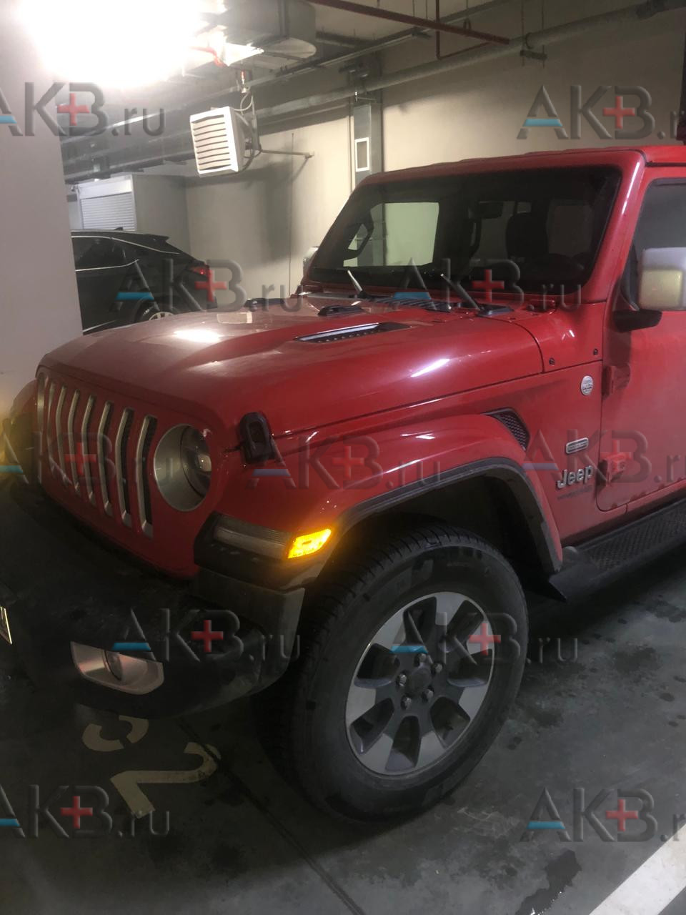 Замена аккумулятора на Jeep Wrangler IV (JL) 2017 - н.в. 2.0 (272 л.с.)