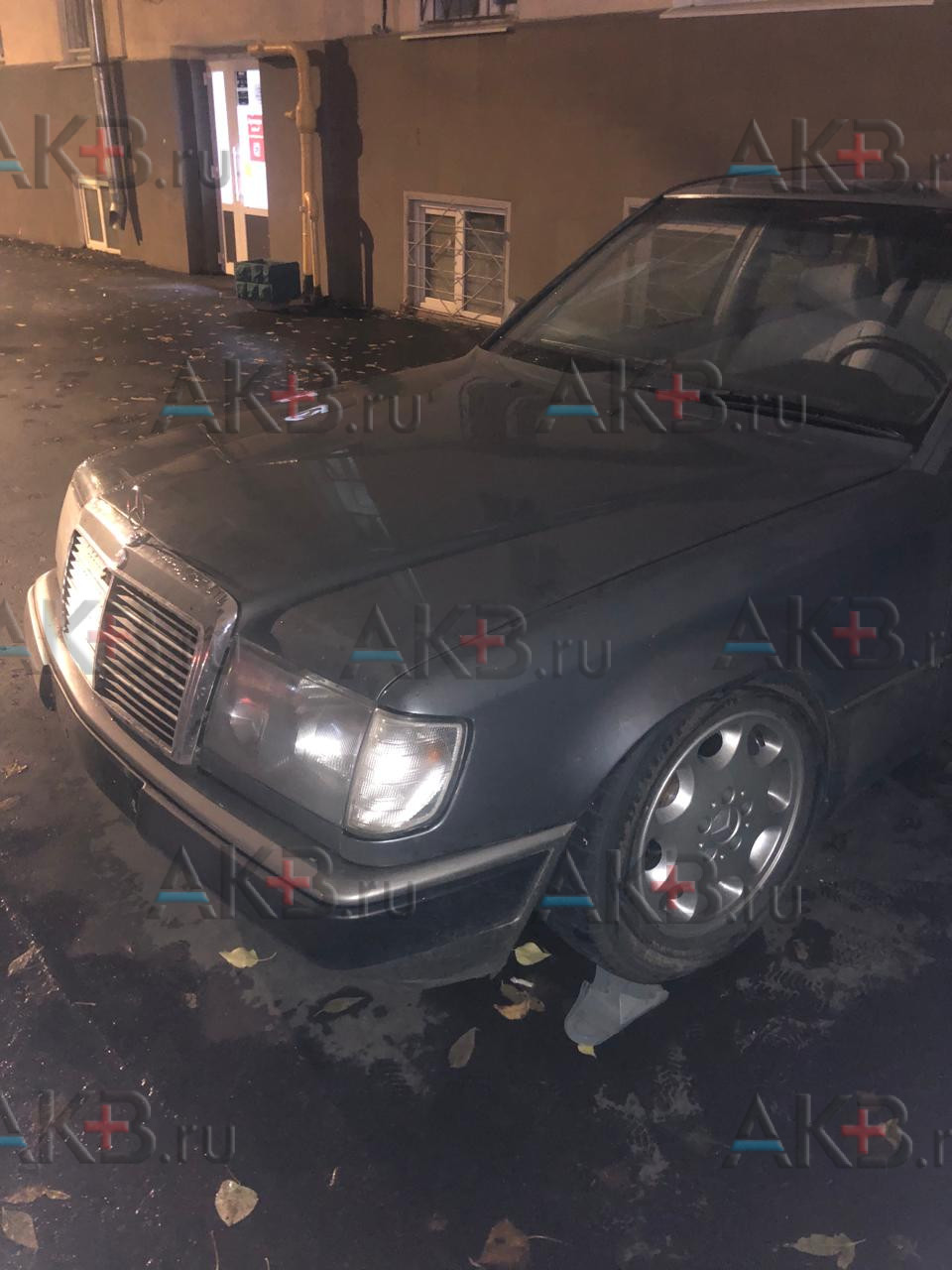 Замена аккумулятора на Mercedes-Benz E-klasse I (W124) 1992 - 1996 200 2.0 (136 л.с.)