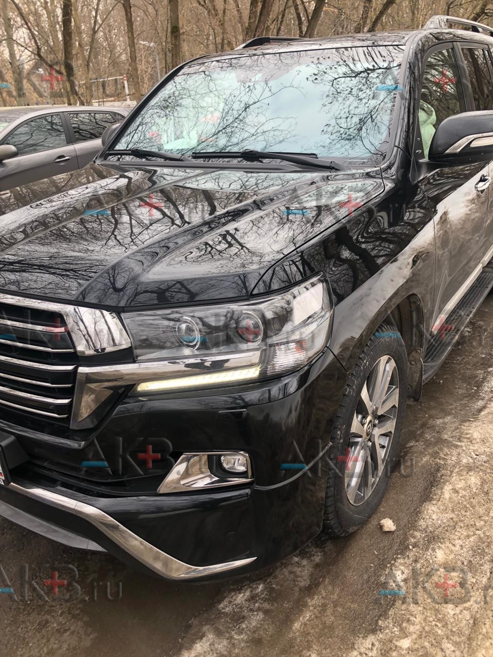 Замена аккумулятора на Toyota Land Cruiser 200 Рестайлинг 2 2015 – 2021 4.6 (309 л.с.)