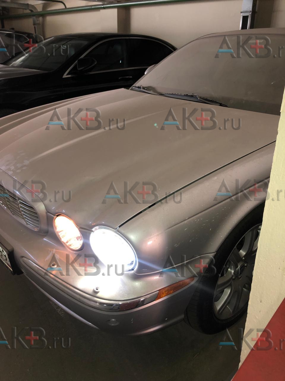 Замена аккумулятора на Jaguar XJ III (X350/X358) 2003 - 2009 4.2 (300 л.с.)