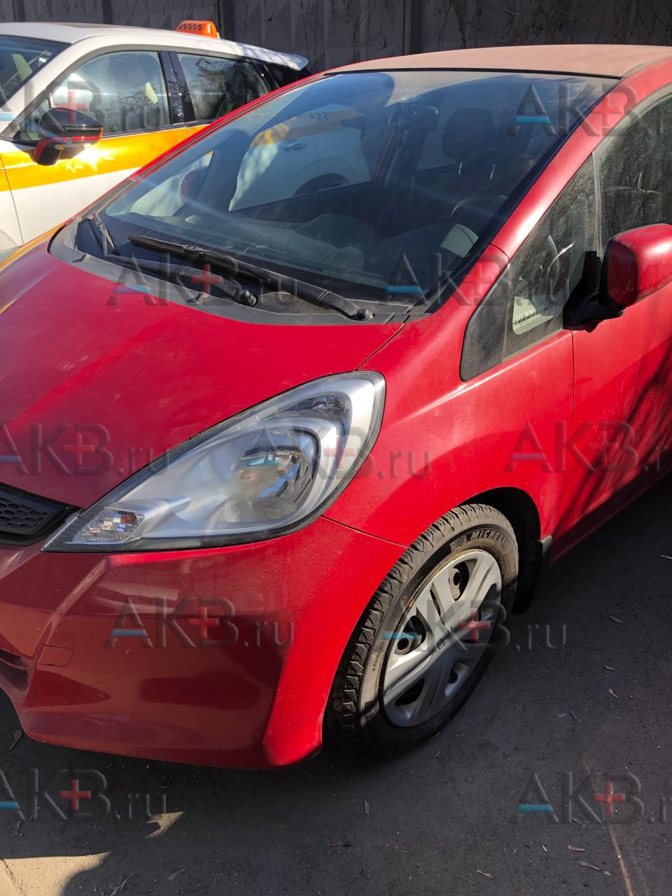 Замена аккумулятора на Honda Jazz II Рестайлинг 2011 – 2014 1.3 (100 л.с.)