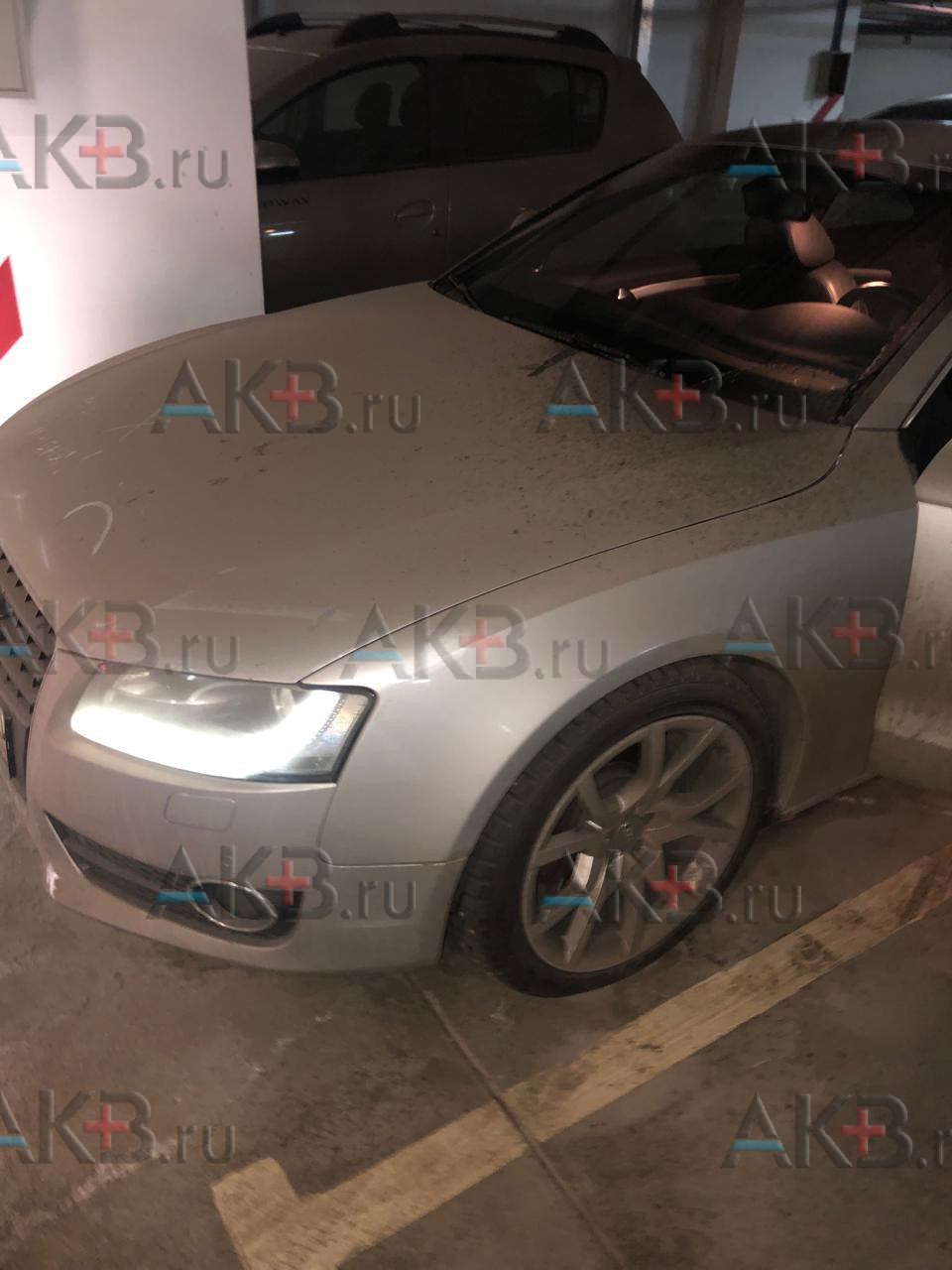 Замена аккумулятора на Audi A5 I (8T) 2007 - 2011 3.2 (265 л.с.)