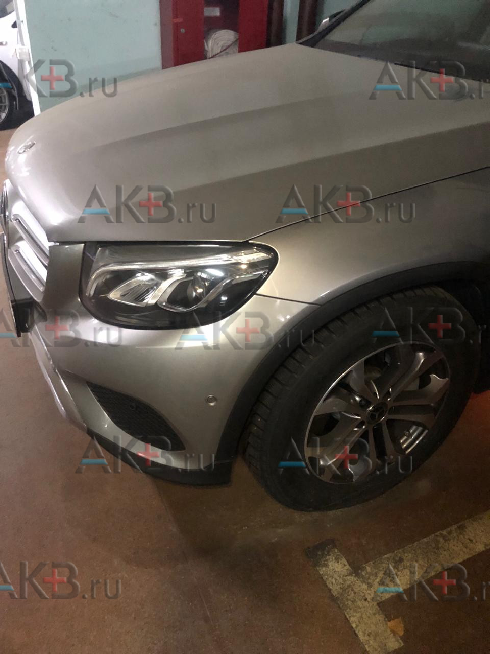 Замена аккумулятора на Mercedes-Benz GLC-klasse I (X253) рестайлинг 2019 - н.в. 300 2.0 (245 л.с.)