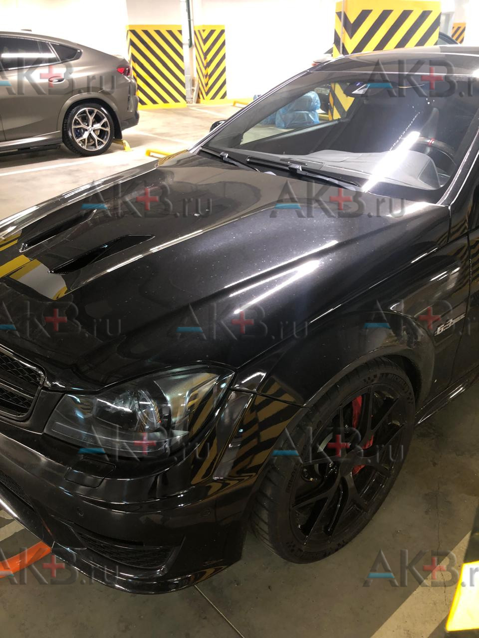 Замена аккумулятора на Mercedes-Benz C-klasse AMG III (W204) Рестайлинг 2011 - 2014 63 AMG Edition 507 6.2 (507 л.с.)