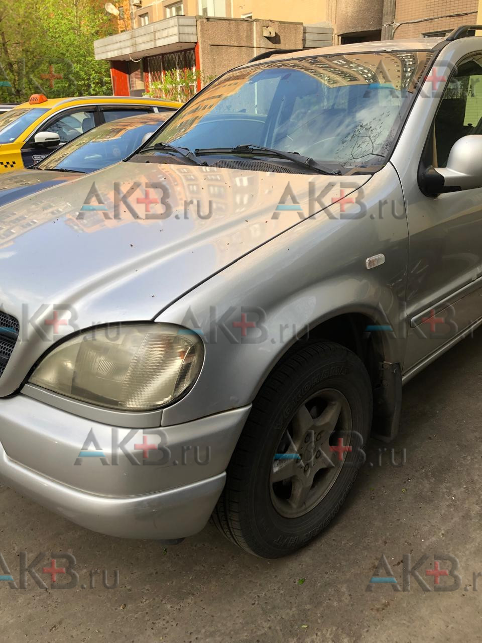 Замена аккумулятора на Mercedes-Benz M-klasse I (W163) 1997 - 2001 320 3.2 (218 л.с.)