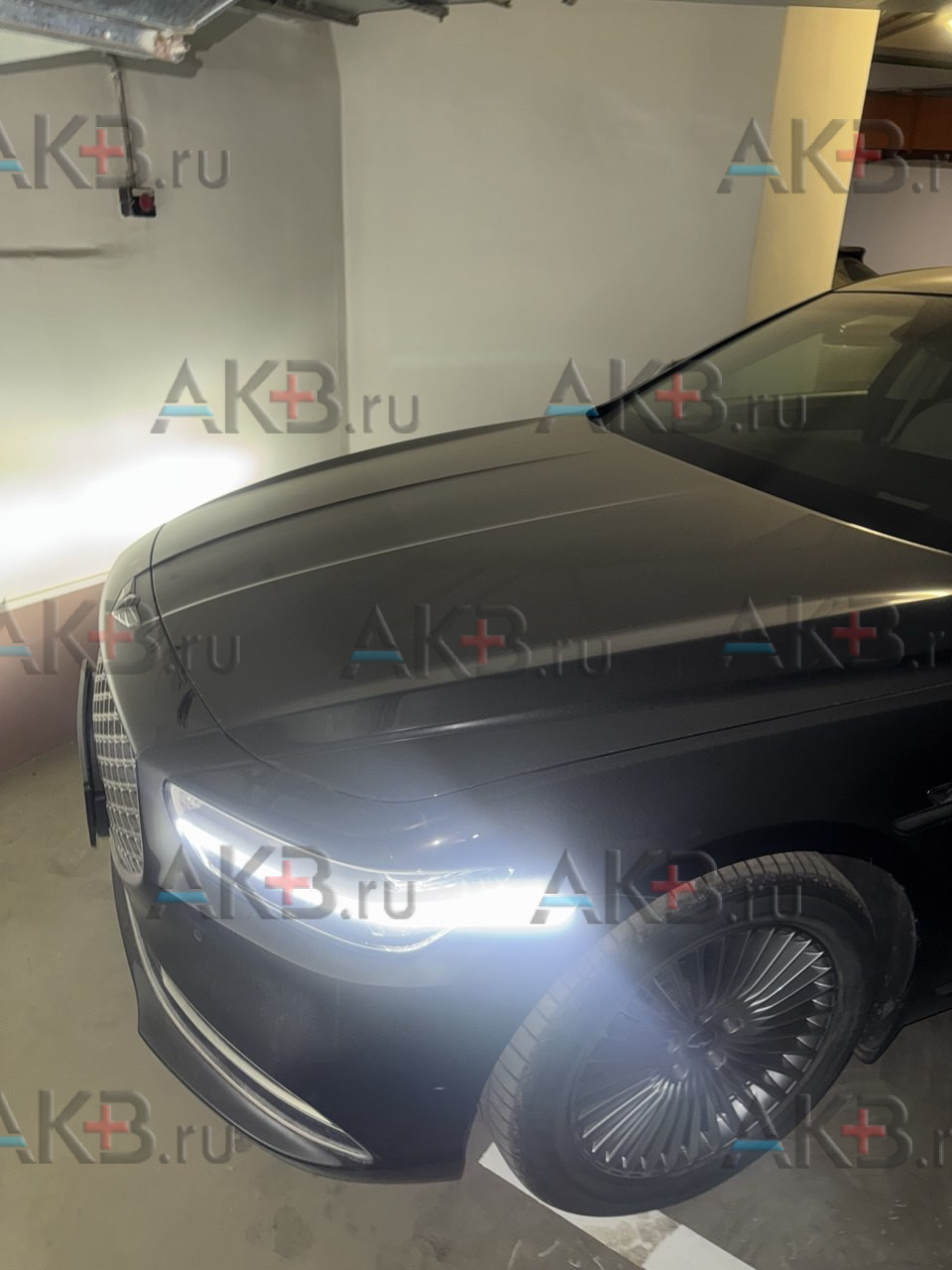 Замена аккумулятора на Genesis G90 I 2016 - 2019 3.3 (370 л.с.)