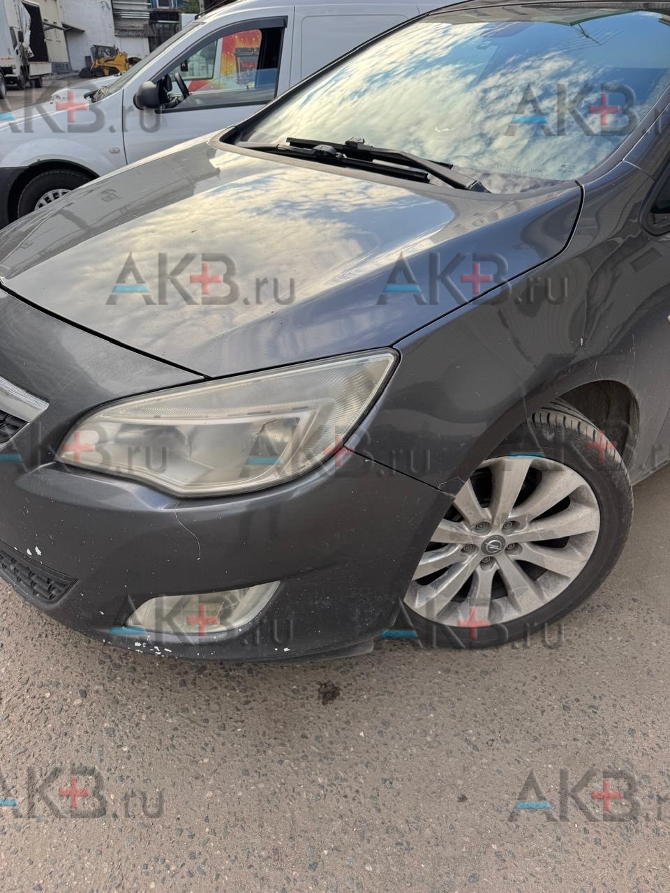 Замена аккумулятора на Opel Astra J Рестайлинг 2012 - 2017 2.0d (130 л.с.)