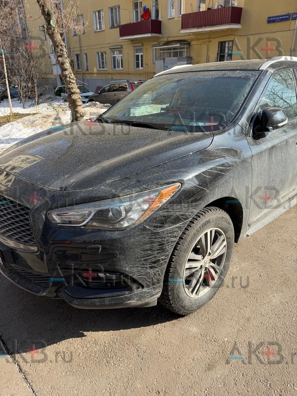 Замена аккумулятора на Infiniti QX60 I Рестайлинг 2016 – н.в. 3.5 (283 л.с.)