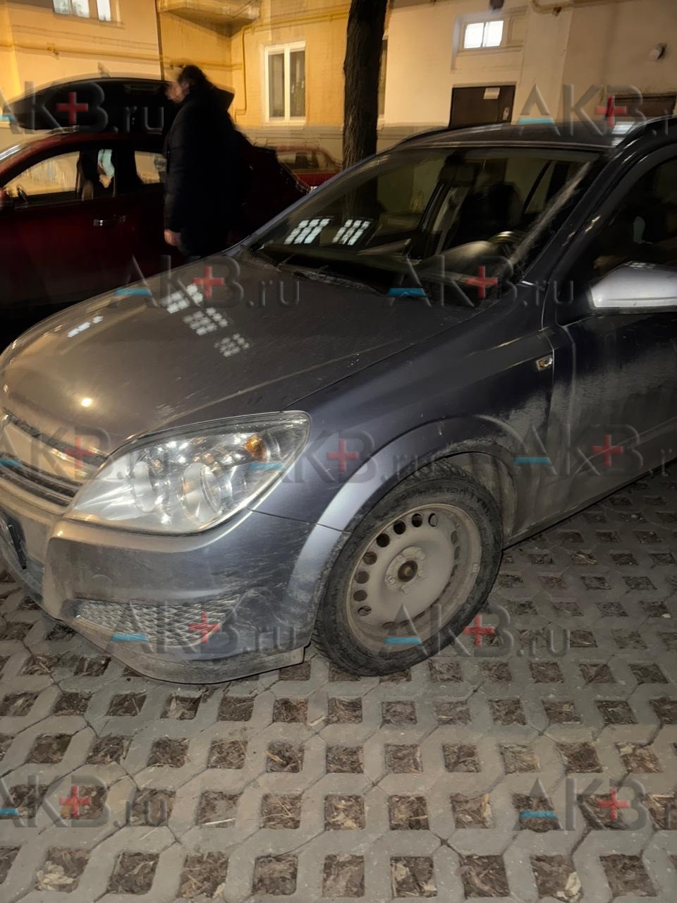 Замена аккумулятора на Opel Astra H Рестайлинг 2005 - 2014 1.6 (115 л.с.)